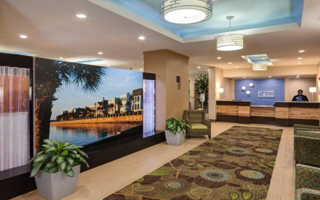 Holiday Inn Express & Suites Charleston Dwtn - Westedge by IHG