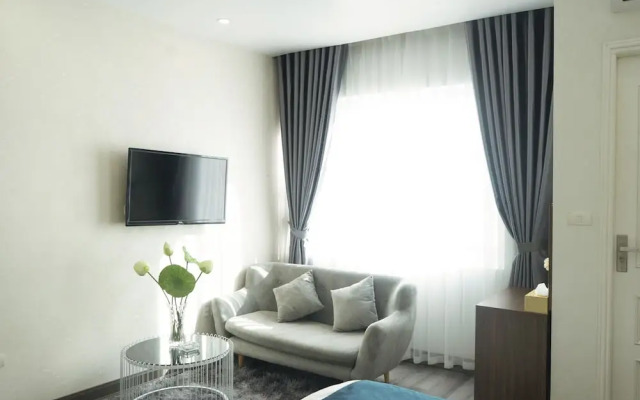 Sen Hotel My Dinh Song Da