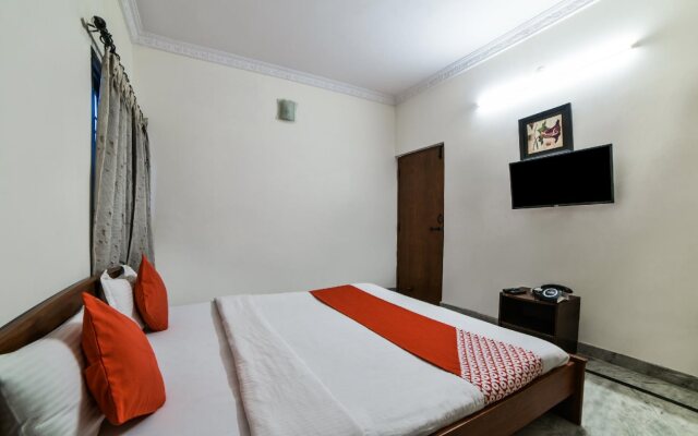 OYO 18454 Hallmark Inn Begumpet