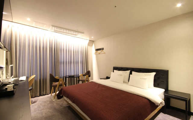 Platinum Hotel