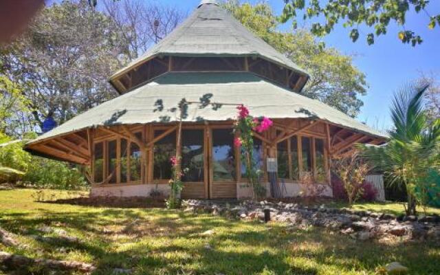 Eco-Lodge Deseo Bamboo