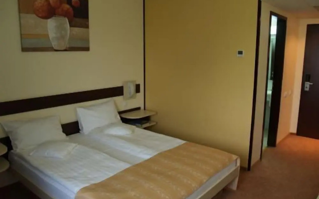 Hotel Rapsodia City Center