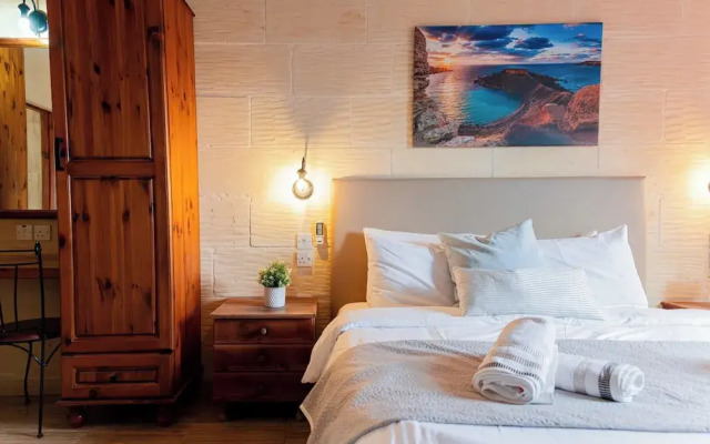 Villa Savona Sleeps 7 With Private Pool