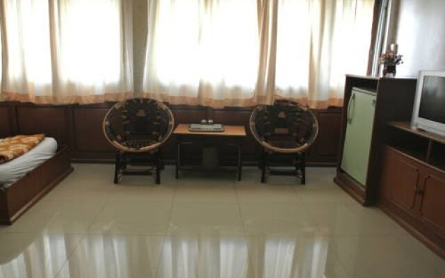 Chaopraya Garden Hotel