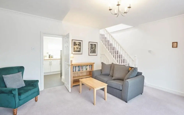 Host Stay The Library