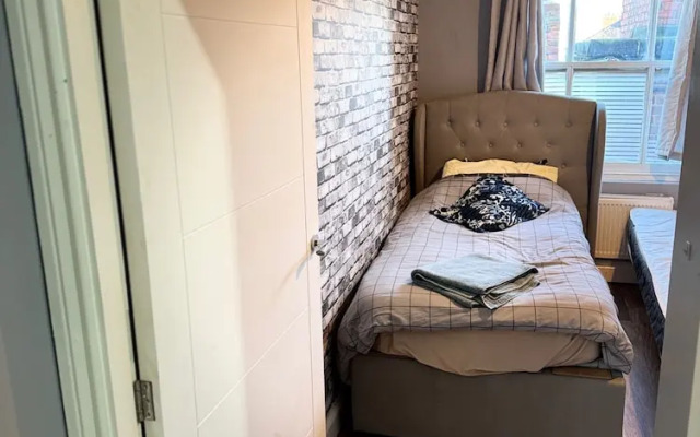 Westgate Haven - Spacious 4 Bedroom Apartment