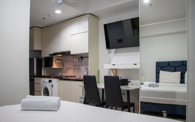 Scenic And Comfortable Studio At West Vista Apartment