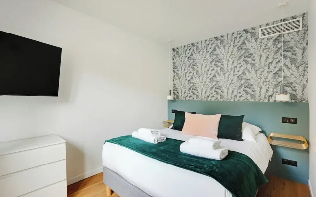 Apartment for 6 People in Paris