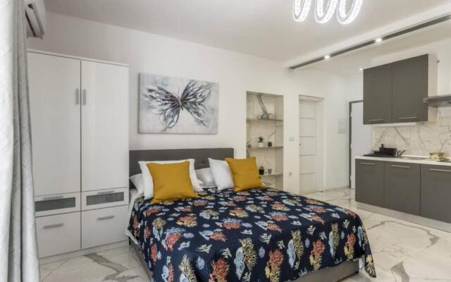 Royal Platinum Studio Apartment