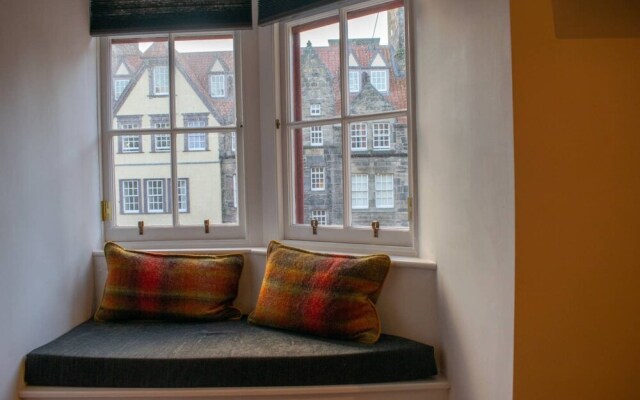 Authentic Homely 1 Bedroom Apartment on the Royal Mile