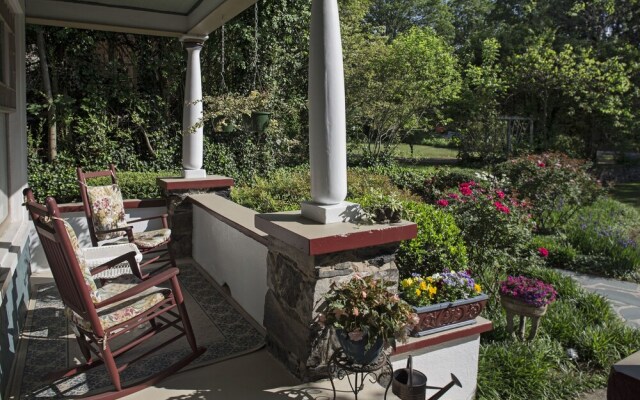 A Bed of Roses Bed & Breakfast