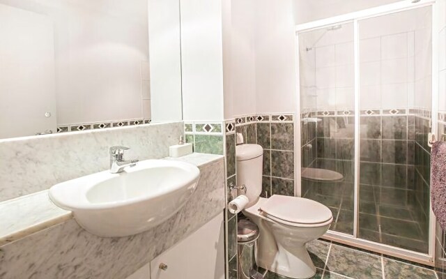 BHB Luxurious