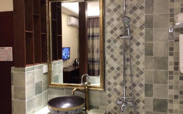 Luzhou Ba Li Nuo Theme Hotel