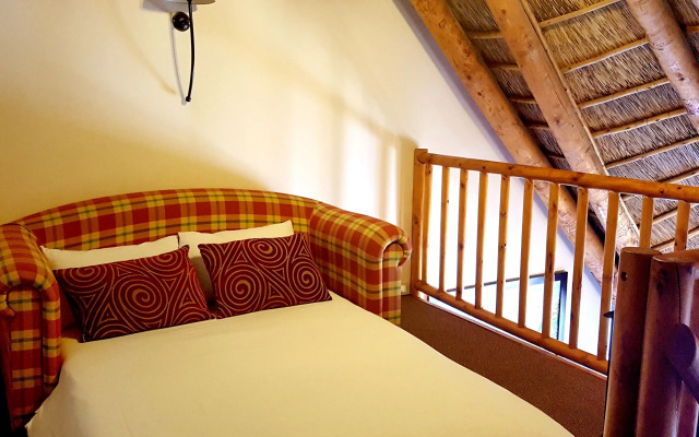 Oakhurst Hotel