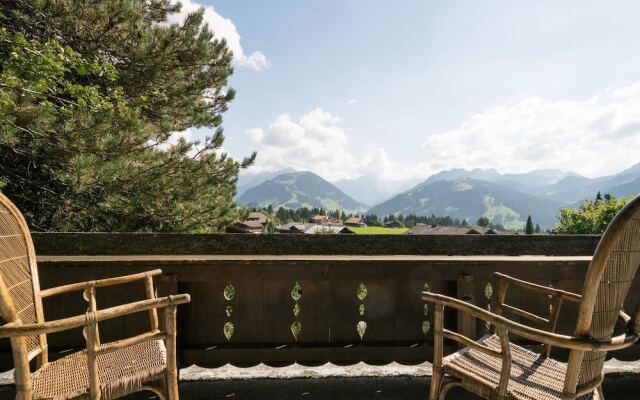 Big Luxurious Chalet in Schönried