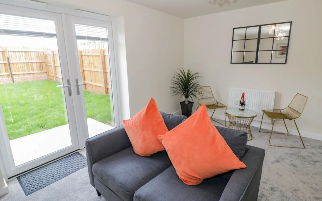23 Moat House Close