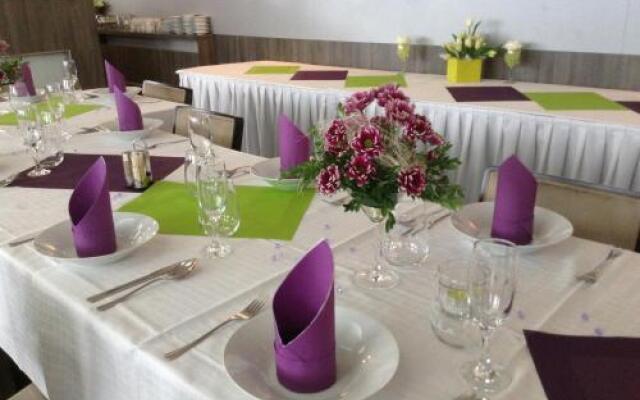 Hotel Monde
