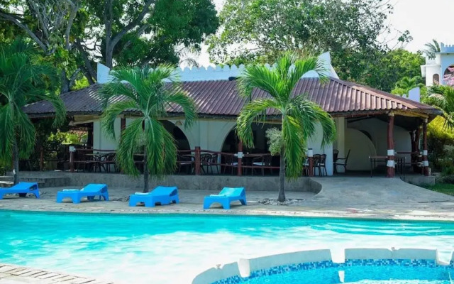 Maweni Beach Cottages