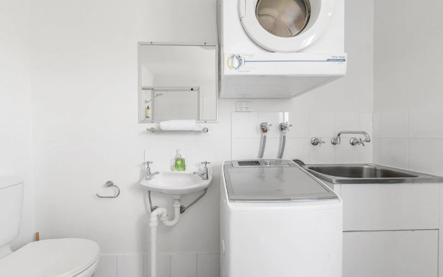 Boathouse 2 4pm Check Out Sundays