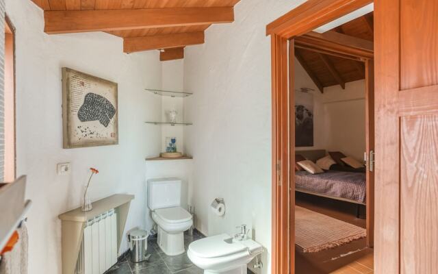 Cozy Holiday Home in San Mateo With Jacuzzi