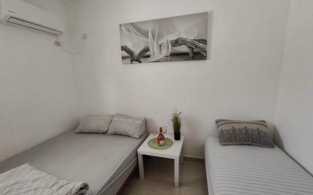 Apartment with terrace and parking