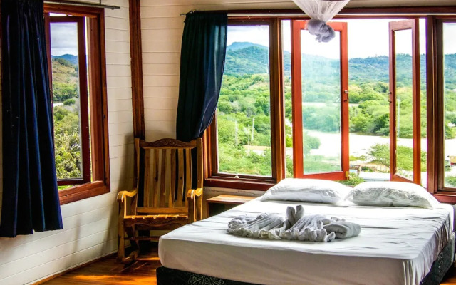 Magnific Rock - Surf Resort & Yoga Retreat Nicaragua - Hostel