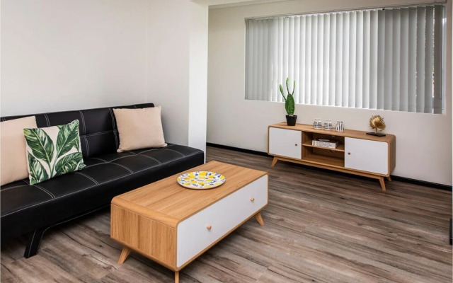 Stylish Apartment in Leafy South Perth