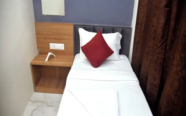 Vogue Cabin Stay Near NESCO
