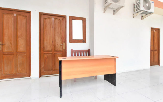 Hotel O Oteng Stay – Guest Rooms – Semarang