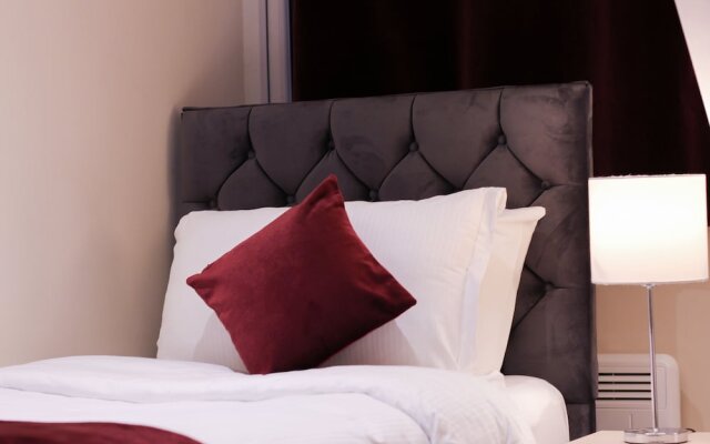Everest Lodge Luxury Serviced Apartments - Farnborough