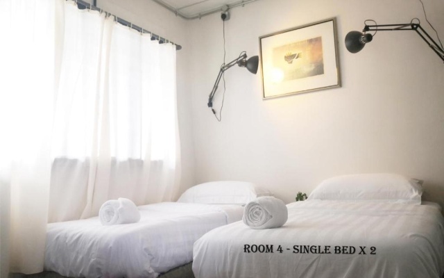 IPOH CEMPAKA VILLA (12pax) vintage.classic经典复古.精品民宿 – Guest Rooms – Ipoh