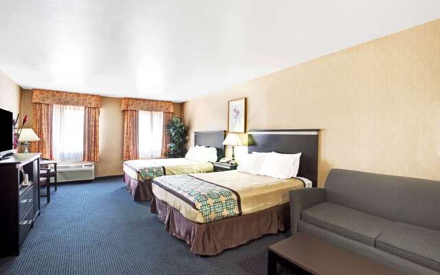 Days Inn & Suites by Wyndham Artesia