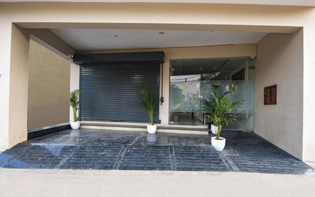 Fabhotel Regal