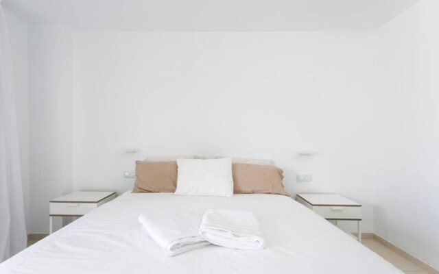 Palmar White