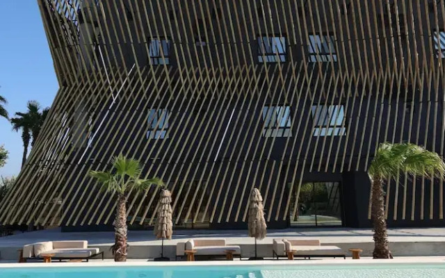 Bebatroun Beach Hotel