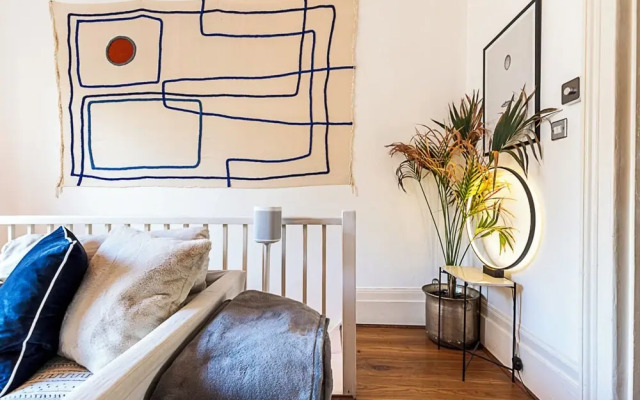 Colourful and Cosy Home in De Beauvoir Town