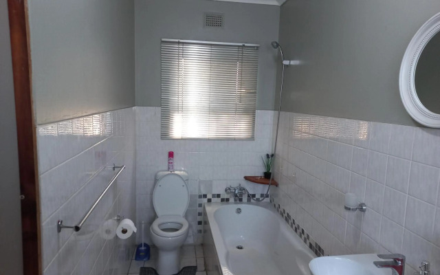 Elegant 1-Bedroom Apartment with pool.