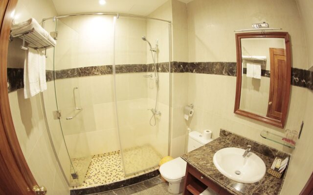 Lucky Hotel - Phu My Hung