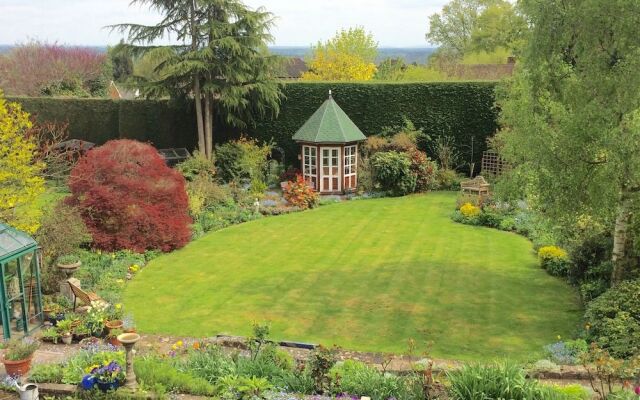 Malvern Holiday Garden Flat