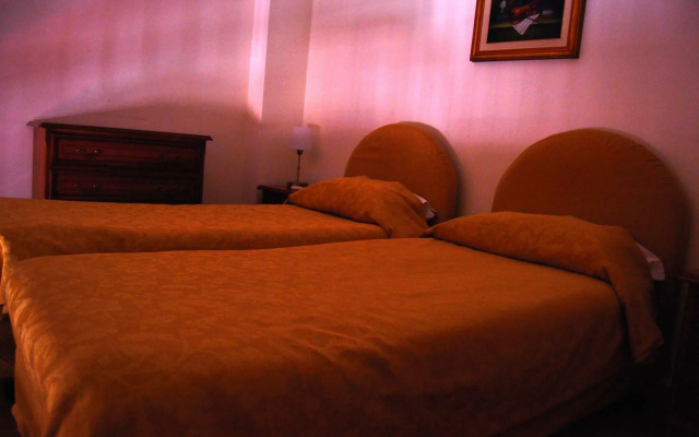 Gatto Bianco Le Dimore