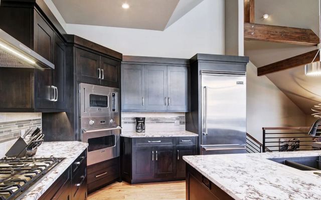 Slope View  3 Bedroom Townhouse by RedAwning