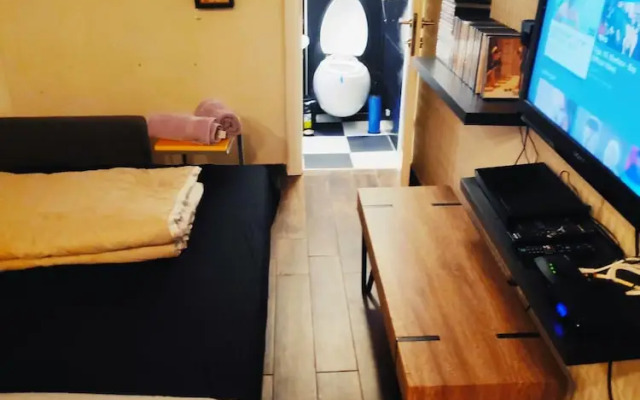 Avi's place
