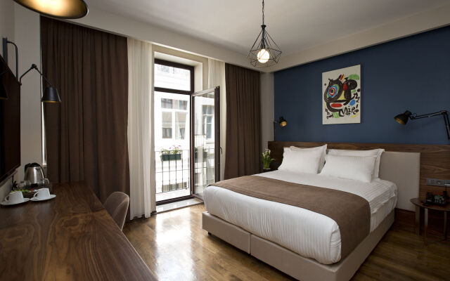 SNOG Rooms & Suites