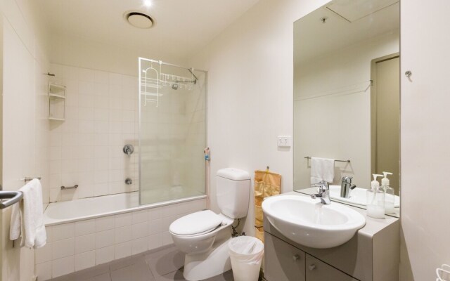 MEGAN, 2BDR Melbourne Apartment