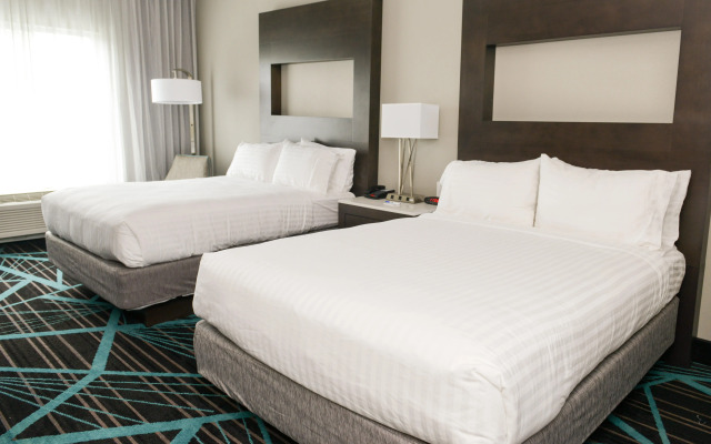 Holiday Inn Express & Suites : Charlotte Airport