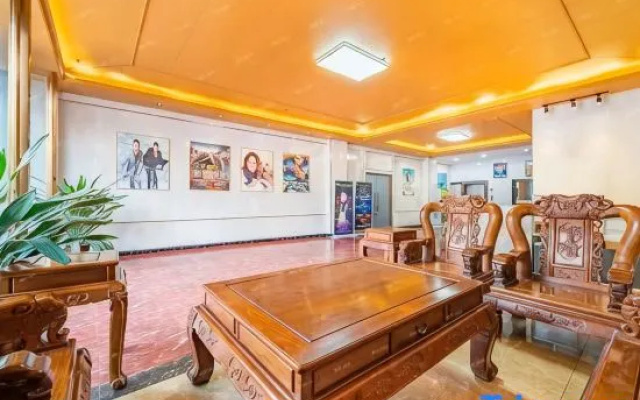 Huashang Film Hotel (Nanning Railway Station)