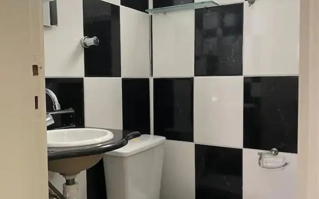 Apto na Enseada a 50 metros da praia