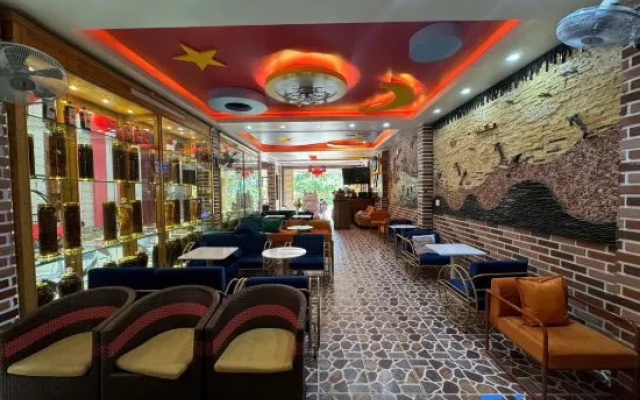 Van Tan Hotel – Business – Mang Den