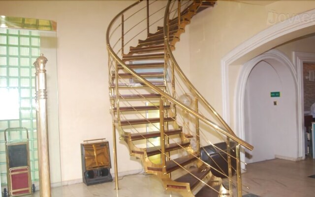 Richton Hotel & Suites