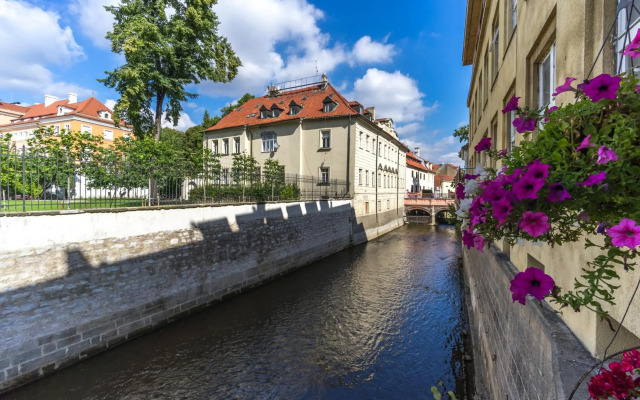 Pytloun Kampa Garden Hotel Prague